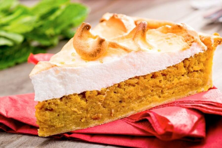 Rețetă tartă cu dovleac, cremă de tiramisu și bezea