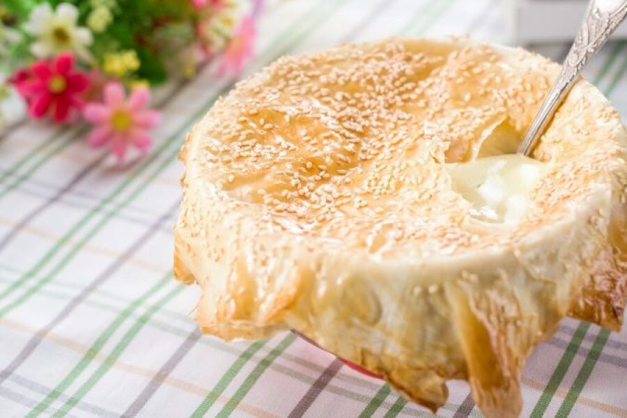 Reteta supa crema de cartof cu menta, lapte de cocos si foaie de placinta