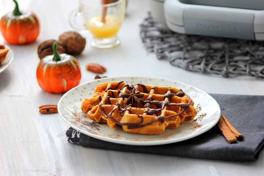 Rețetă Vafe cu dovleac, scorțișoară și nuci pecan la Waffle Maker DuraCeramic by Laura's Sweets