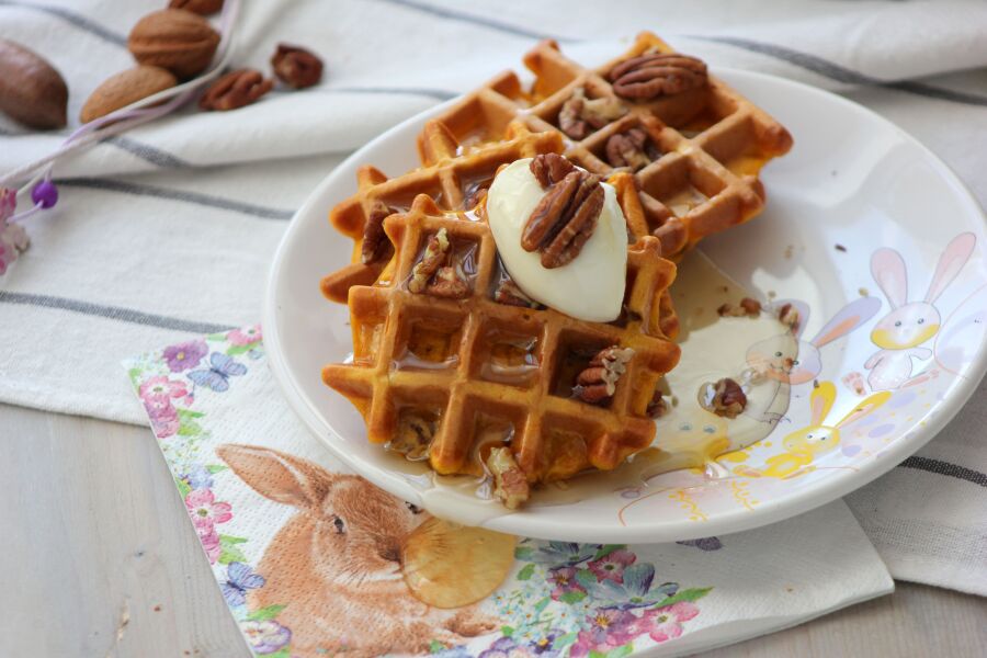 Rețetă vafe cu suc de morcovi și portocale și nuci pecan by Laura's Sweets
