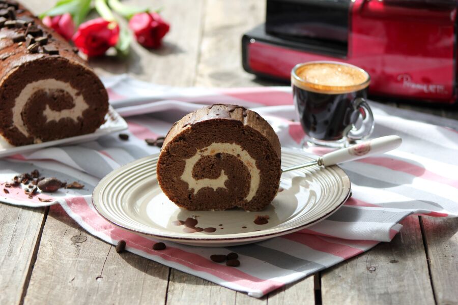 Rețetă ruladă cu cremă de cafea by Laura's Sweets