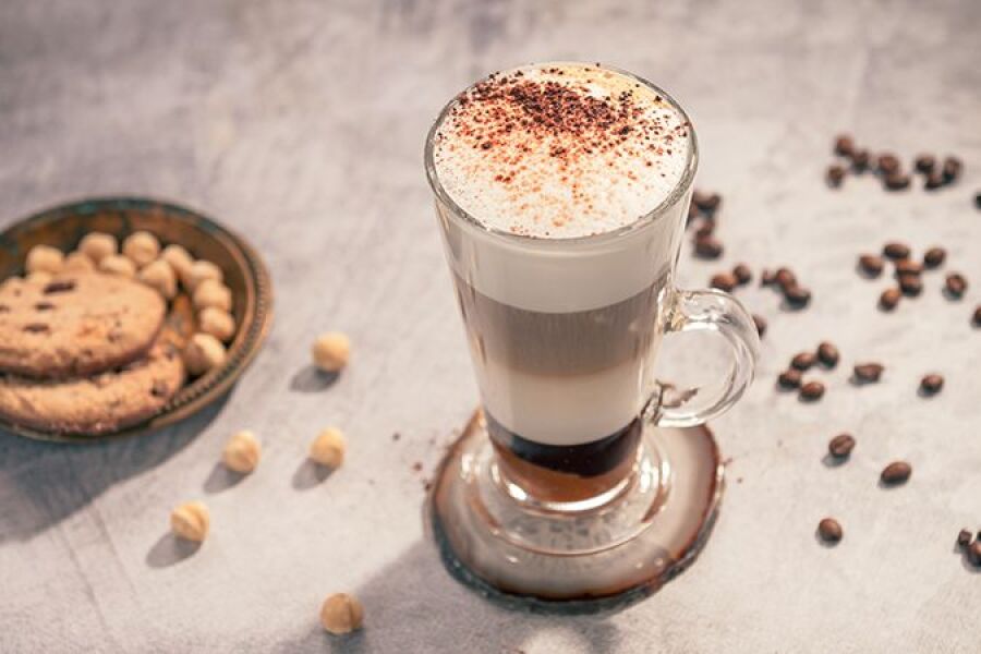Rețetă Caramel Chocolate Hazelnut Latte Macchiato la espressorul Breville Barista Max by Adrian Cărădeanu
