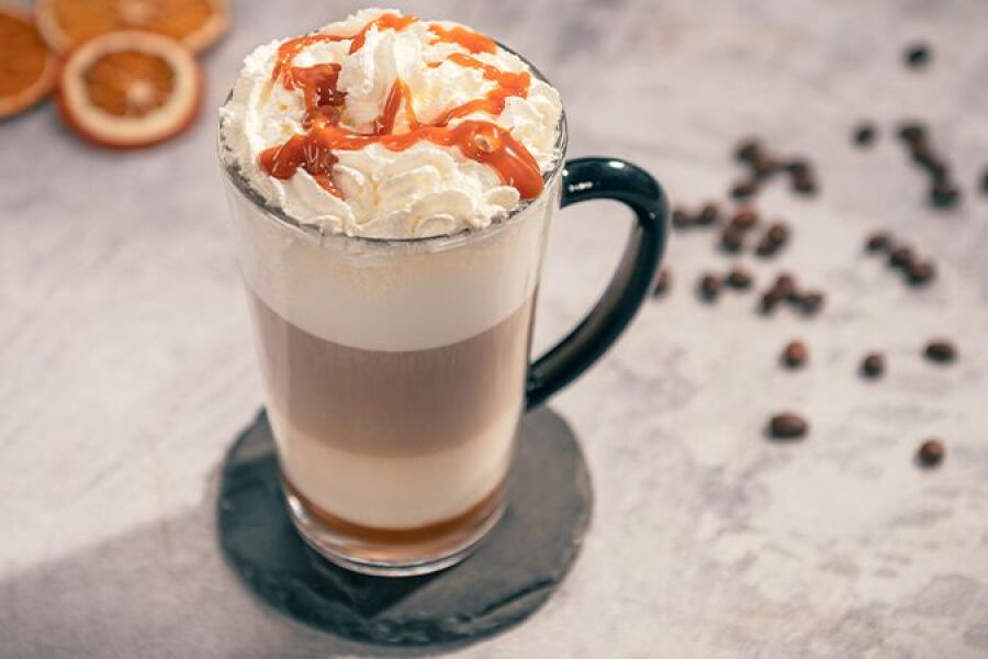 Rețetă Salted Caramel Latte Machiato la espressorul Breville Barista Max by Adrian Cărădeanu