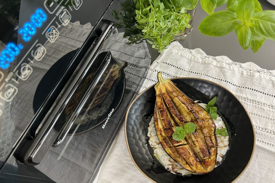 Rețetă vinete cu sos de iaurt, mentă, usturoi și sos de rodii la Air Fryer, by Gabriela Dima