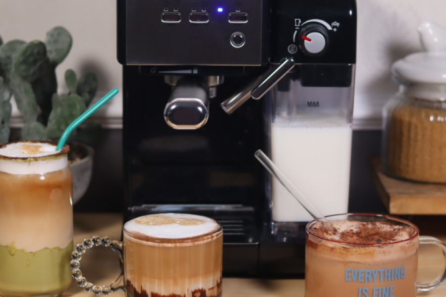 3 retețe de băuturi de vară pe bază de cafea la espressor Prima Latte II by Teo's Kitchen