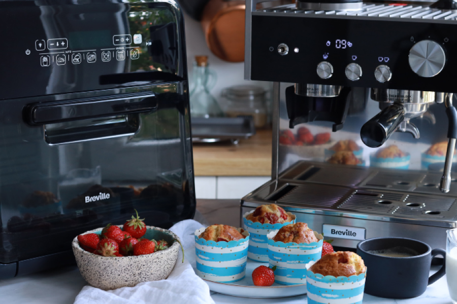 Rețetă brioșe cu căpșuni la airfryer Breville cu rotisor by Bucătar Maniac