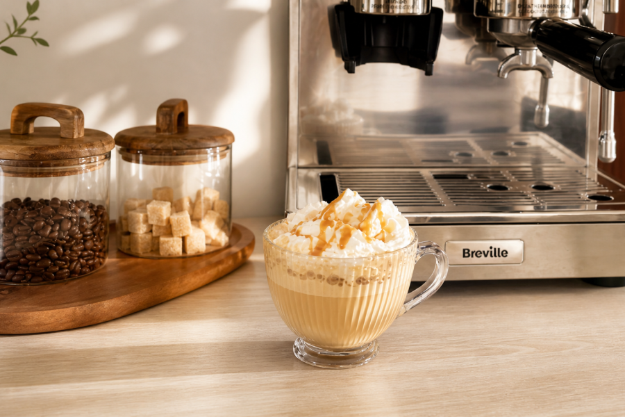 Caramel latte cu frișcă